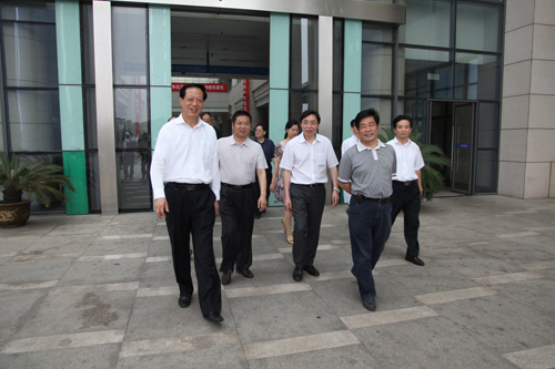 江苏省政协副主席张九汉一行来我院视察