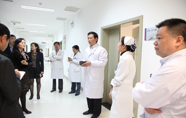 一线调研找问题   现场办公抓落实