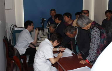 情系白内障患者  共享和谐新视界