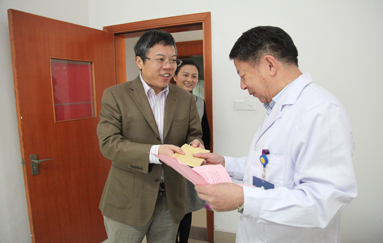 我院党委慰问援外医疗队队员