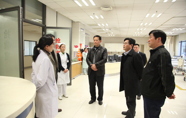 市卫生局领导来我院进行春节慰问